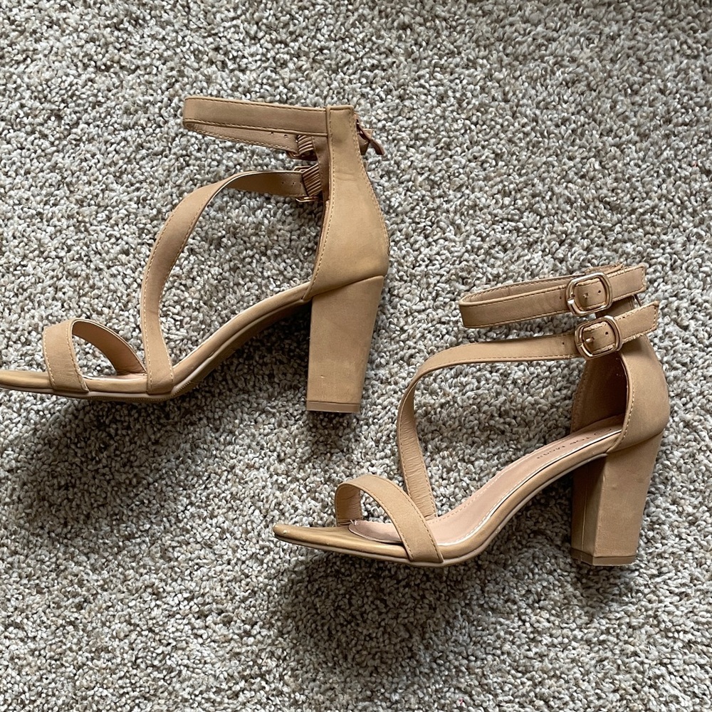 Classic Tan Block Heel Strappy Sandals with Dual Ankle Buckles